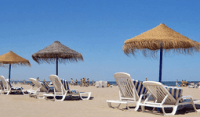 Hostal Chicote está situado en primera línea de la Playa Las Arenas de Valencia